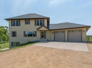 58605 243rd St, Kasota, MN 56050
