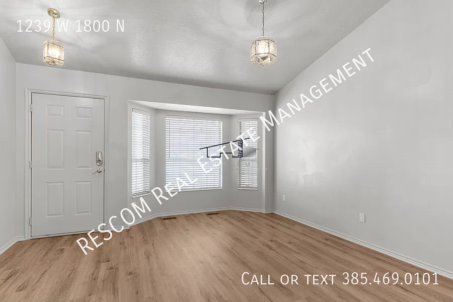 Clinton 4 Bedroom 2 Bathroom Home Available! — Photo 3