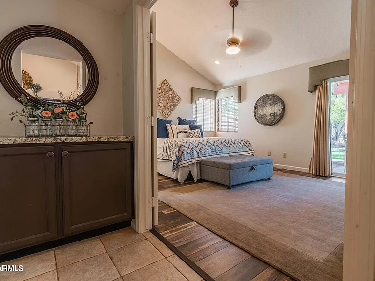 2322 E Millbrae Ct — Photo 13