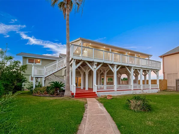 510 Surf Oaks Dr, Seabrook, TX 77586