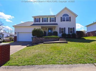 539 McClung Rd, Hurricane, WV 25526
