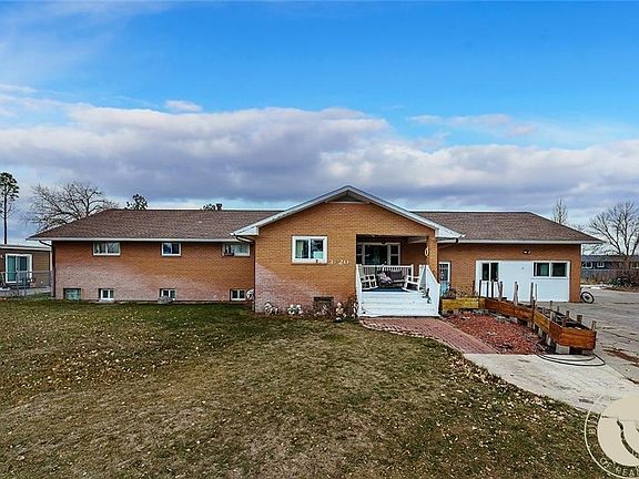 2nd image of 3320 Ravalli Pl