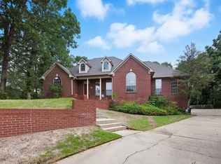 6 Hunter Ct, Little Rock, AR 72211