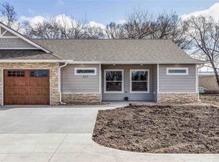 320 N Warren Ave UNIT 601, Rose Hill, KS 67133