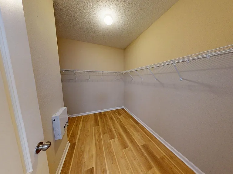 15707 Lexington Park Blvd — Photo 29