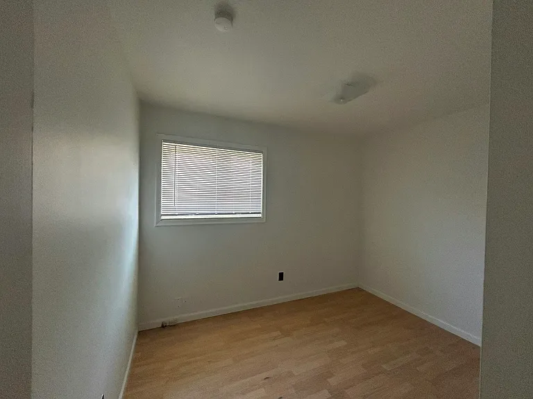 4987 Roosevelt Blvd — Photo 13