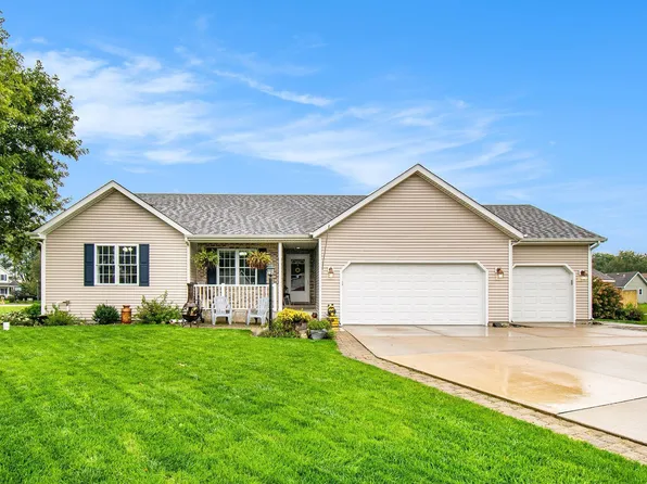 30550 Pine Bluff Dr, Elkhart, IN 46517
