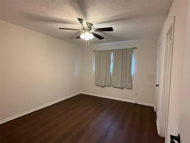 10519 Kirkglen Dr — Photo 12