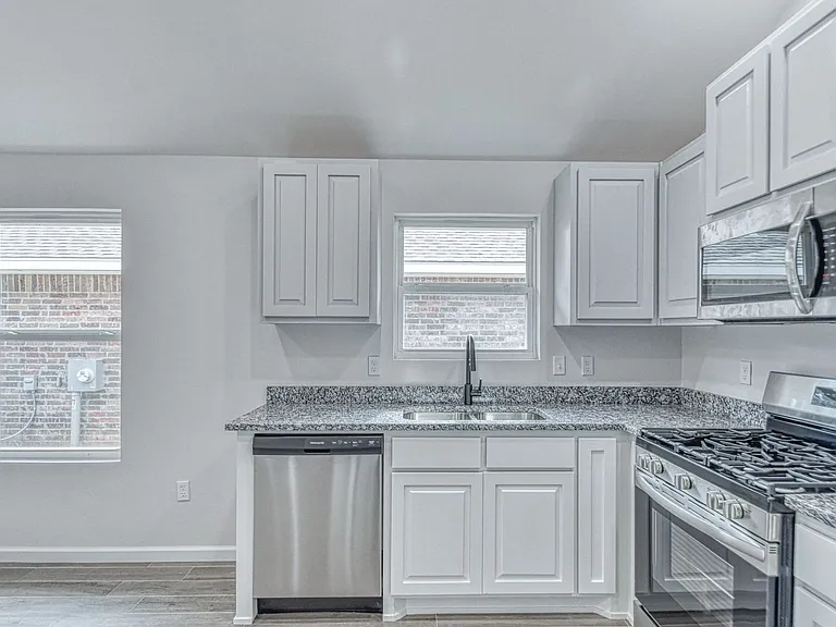 2720 Varenna Ct — Photo 9