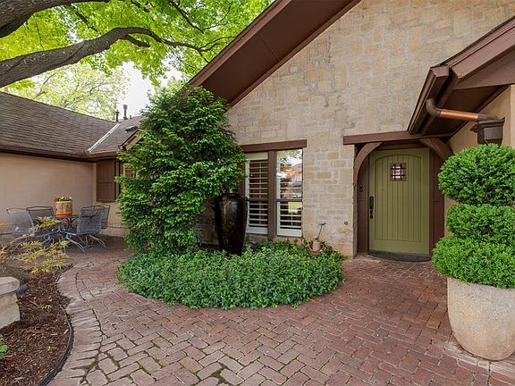 3rd image of 2616 Lynnwood Cir