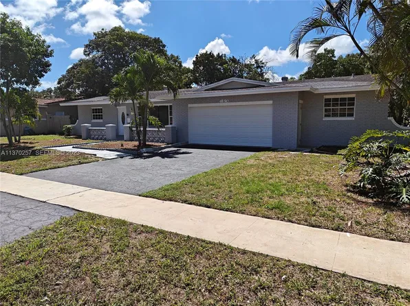 4890 NW 7th St #1, Fort Lauderdale, FL 33317