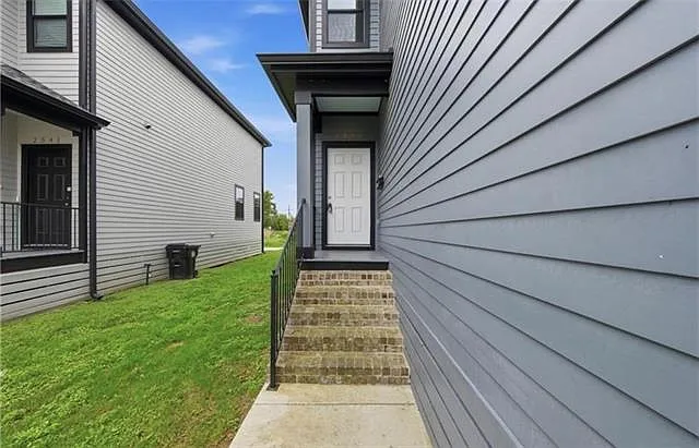 2539 Fats Domino Ave — Photo 2