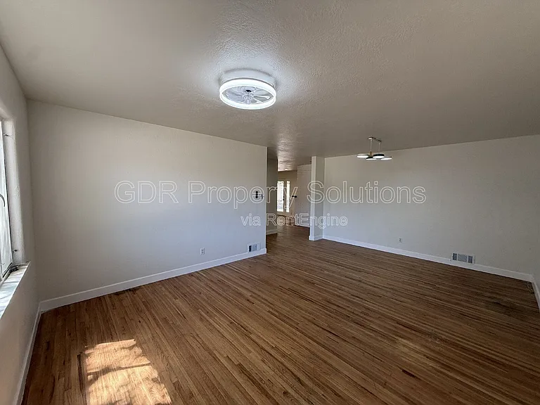 1317 Espanola St NE — Photo 5