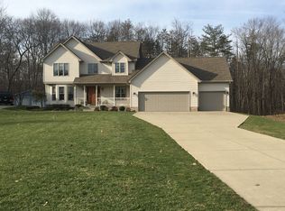 3817 Meander Dr, Mineral Ridge, OH 44440