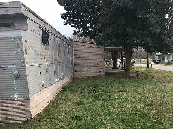 4th image of 2245 Barrett Ln