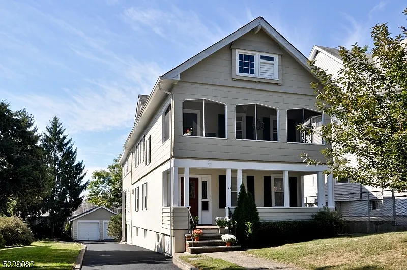 43 Walnut Cres #1