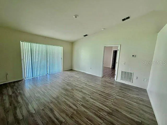 1157 Normandy Dr — Photo 6