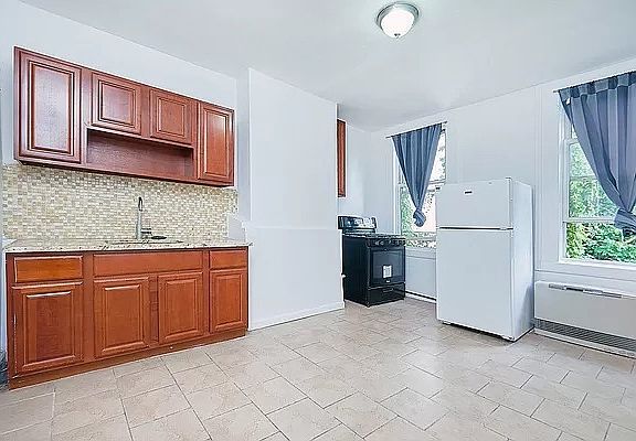 2nd image of 572 E New York Ave #3C