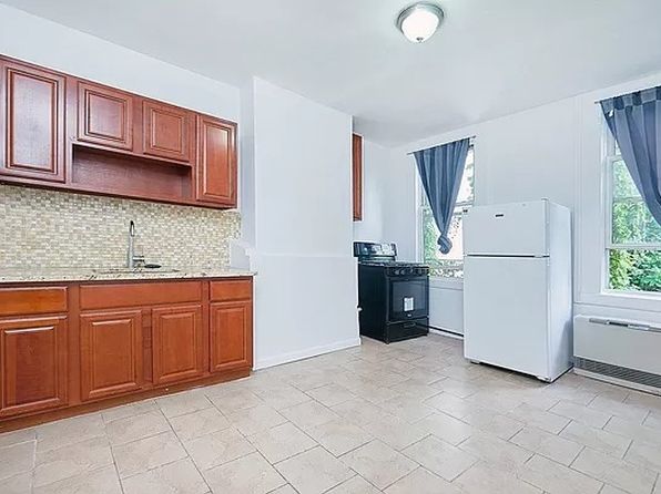 572 E New York Ave #3N