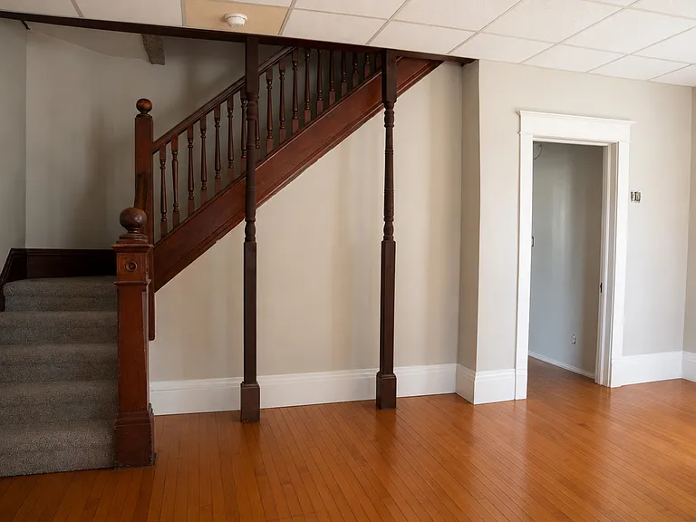 1203 S Farwell St — Photo 7