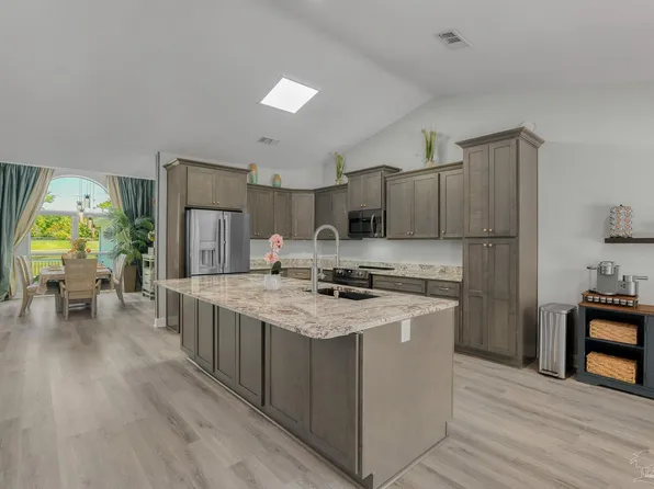 435 Meander Ln, Cantonment, FL 32533