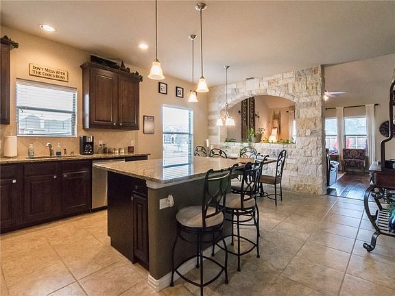 5th image of 1501 Elizabeth Creek Dr
