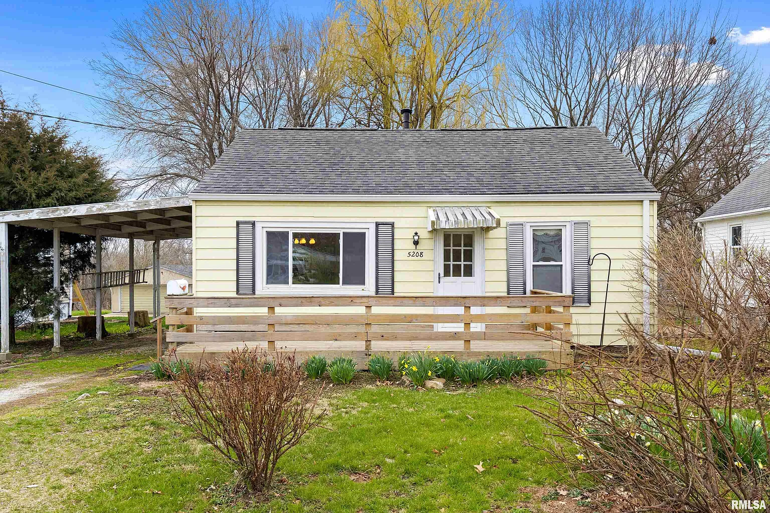 5208 W Closen Rd photo 1