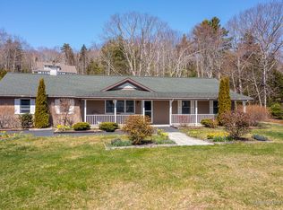 7 S Ridge Dr, Lincolnville, ME 04849