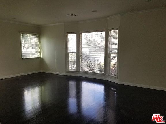 3rd image of 4332 W 59th St