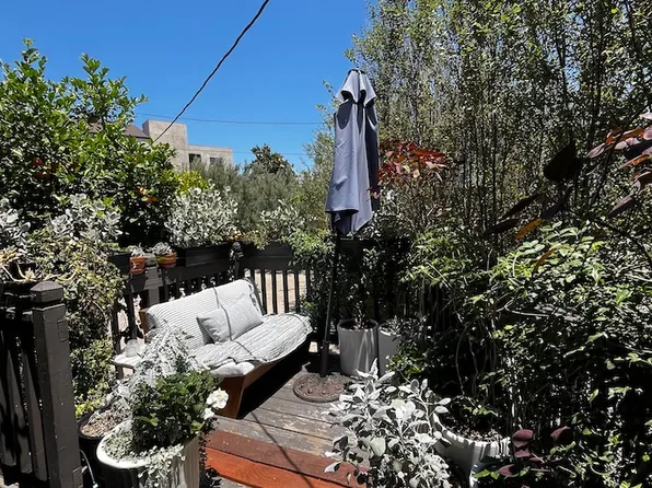 1118 N Hoover St, Los Angeles, CA 90029