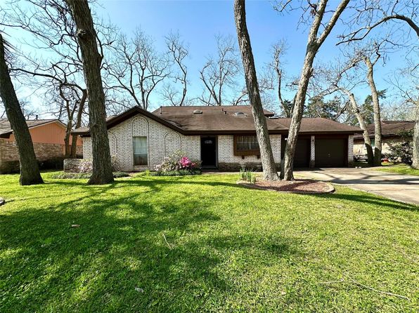 117 Dogwood St, Lake Jackson, TX 77566