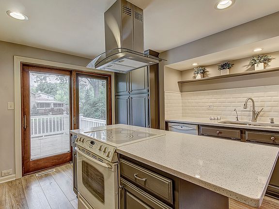 5th image of 6532 Mitchell Dr