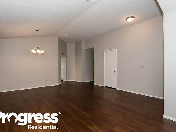 3rd image of 4417 Charneta Ct