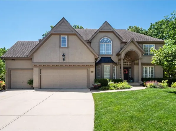 4517 Iron Horse Dr, Overland Park, KS 66224