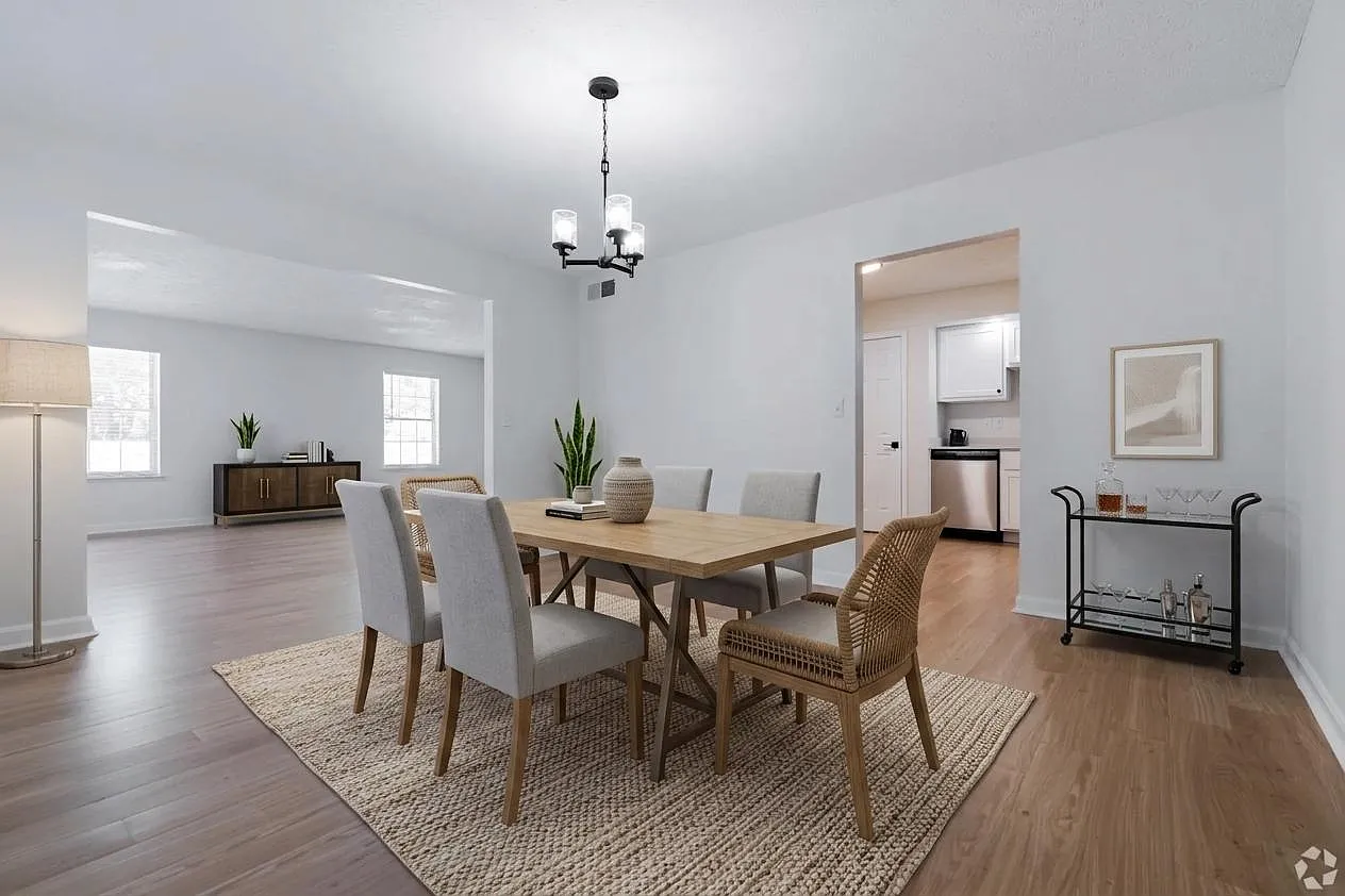 Lochwood Apartments — Photo 2