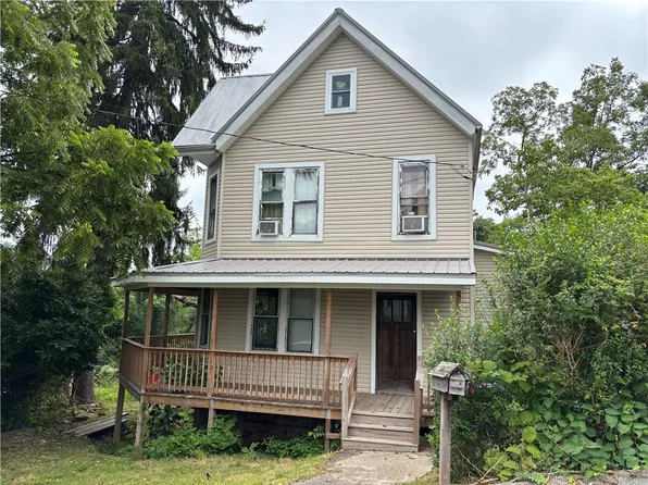 4 Brokers Ln, Penn, PA 15675