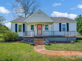 734 Mount Olive Church Rd, Newton, NC 28658