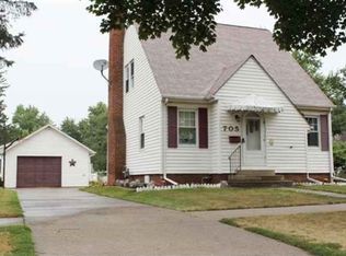 705 E Main St, Aledo, IL 61231