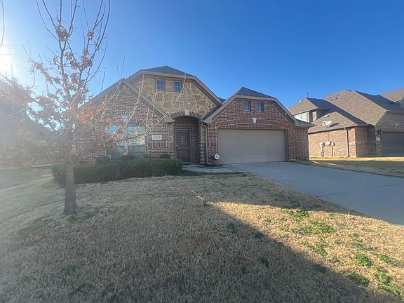 3rd image of 4614 Amesbury Ln