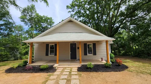 210 Mill St Photo 1
