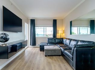 22363 Selkirk Ave #401, Maple Ridge, BC V2X2X6