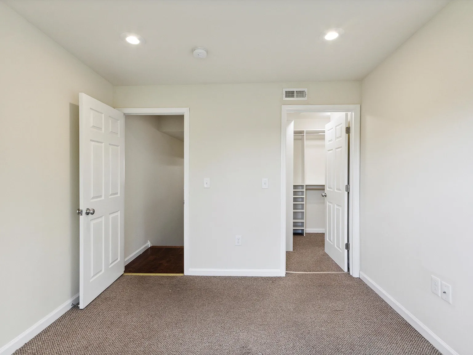 1804 W Montgomery Ave — Photo 2