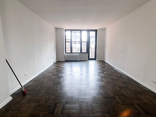 1st image of 32 E 35th St #4B