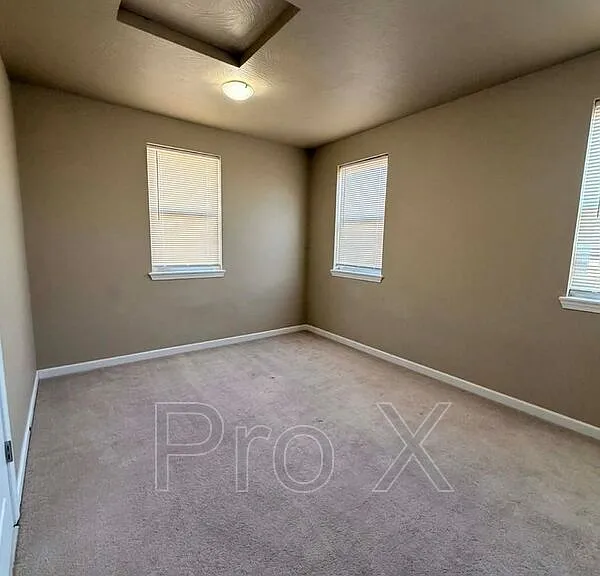 2226 S Moffet Ave — Photo 6
