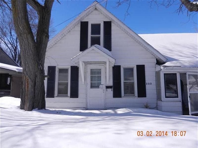 1st image of 222 Oak St