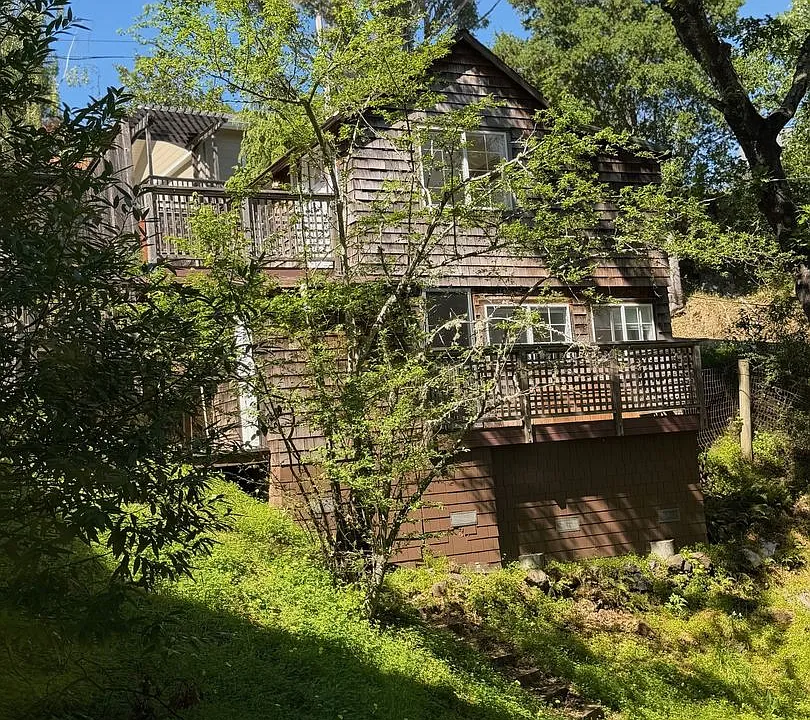 195 Melville Ave
