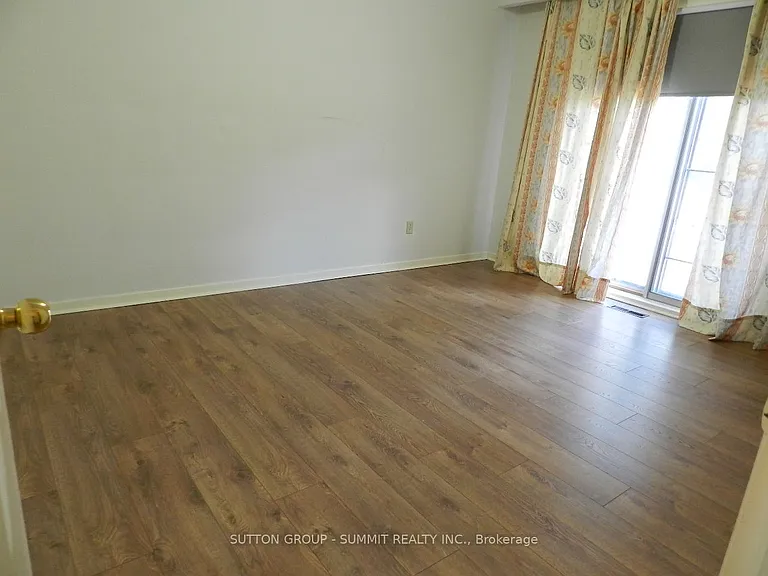 3367 Verhoeven Dr #UPPER — Photo 14
