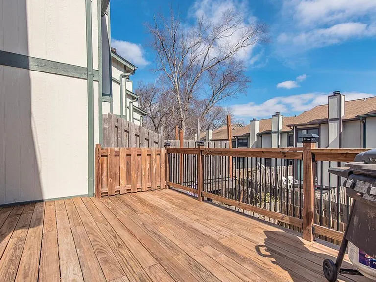 2032 Silent Spring Dr — Photo 22
