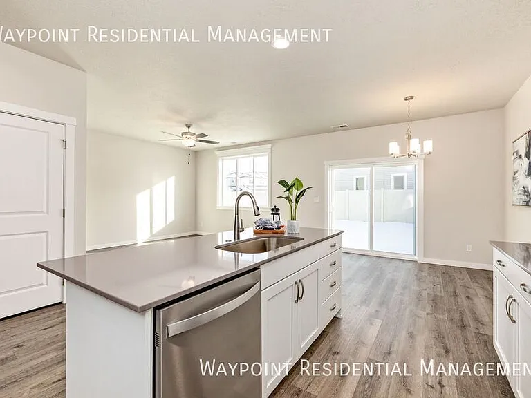 5316 S Redeken Pl — Photo 14