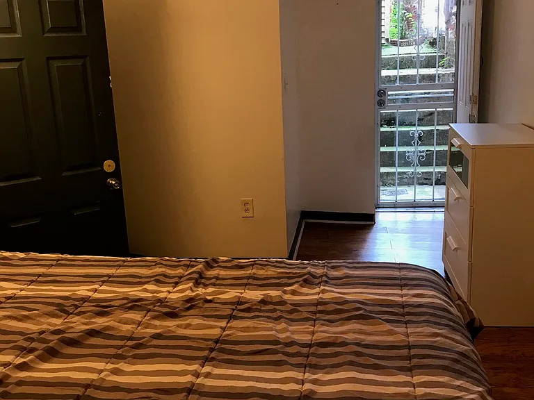 520 Kenyon St NW #B — Photo 11